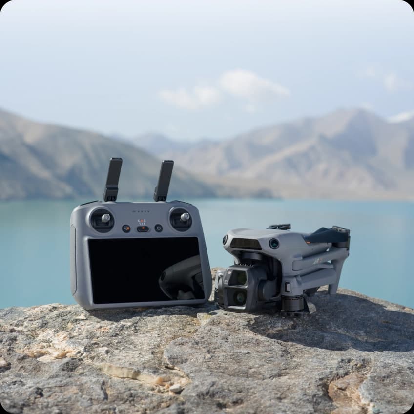 Dron con sistema de doble cámara (gran angular con sensor CMOS de 1" + teleobjetivo medio de 70 mm).